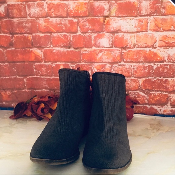 Kensie Gerona Gray Perforated Suede Ankle Boots - Picture 6 of 10